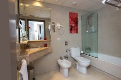 Leonardo Hotel Barcelona Las Ramblas (14)