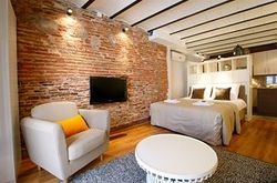 BORNE DOWN TOWN APARTMENTS (9)