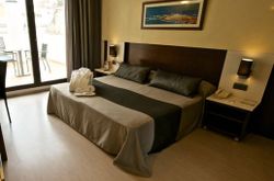 CATALONIA BORN HOTEL (3)