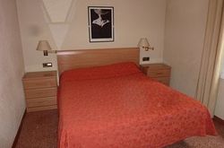 APARTAMENTOS GANDUXER (30)